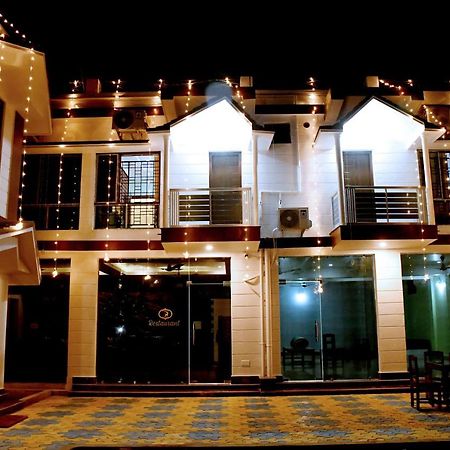 Hotel Aayes And Resort Shānti Niketan Buitenkant foto